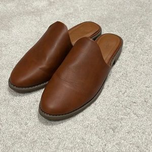 Universal Thread Mules - Size 9